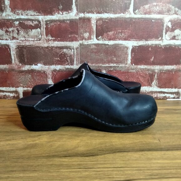 Dansko Clogs Womens Size 10.5 Sonja Black Box Traditional Leather EU 41 - Picture 2 of 9